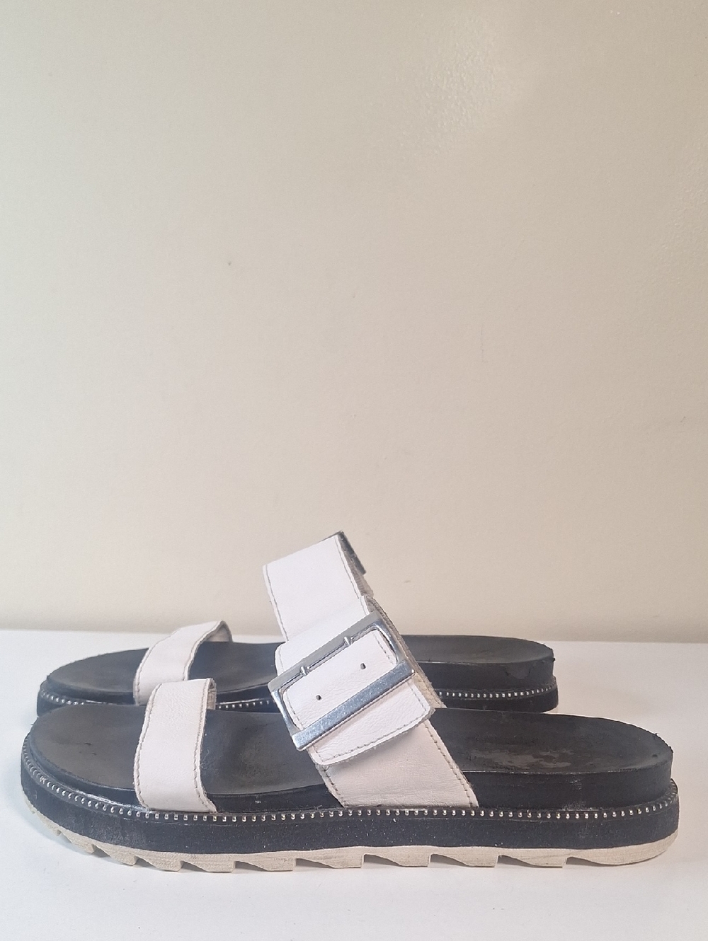 SOREL Women's Roaming Slide Sandals Size 9 - Picture 3 of 15